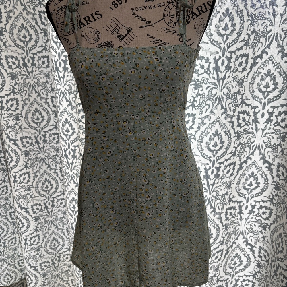 SHEIN Green Mini Slip Dress with Spaghetti Straps